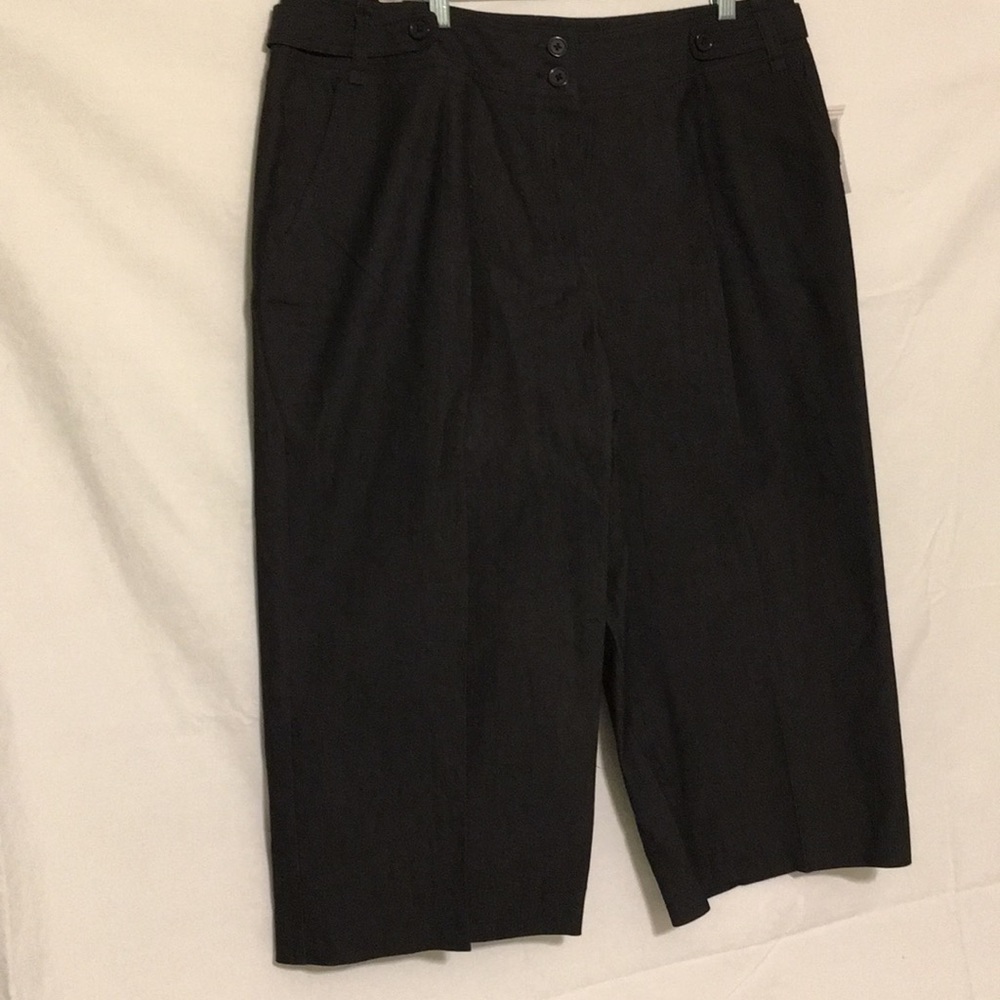 Cato NWT Women’s capris Navy
